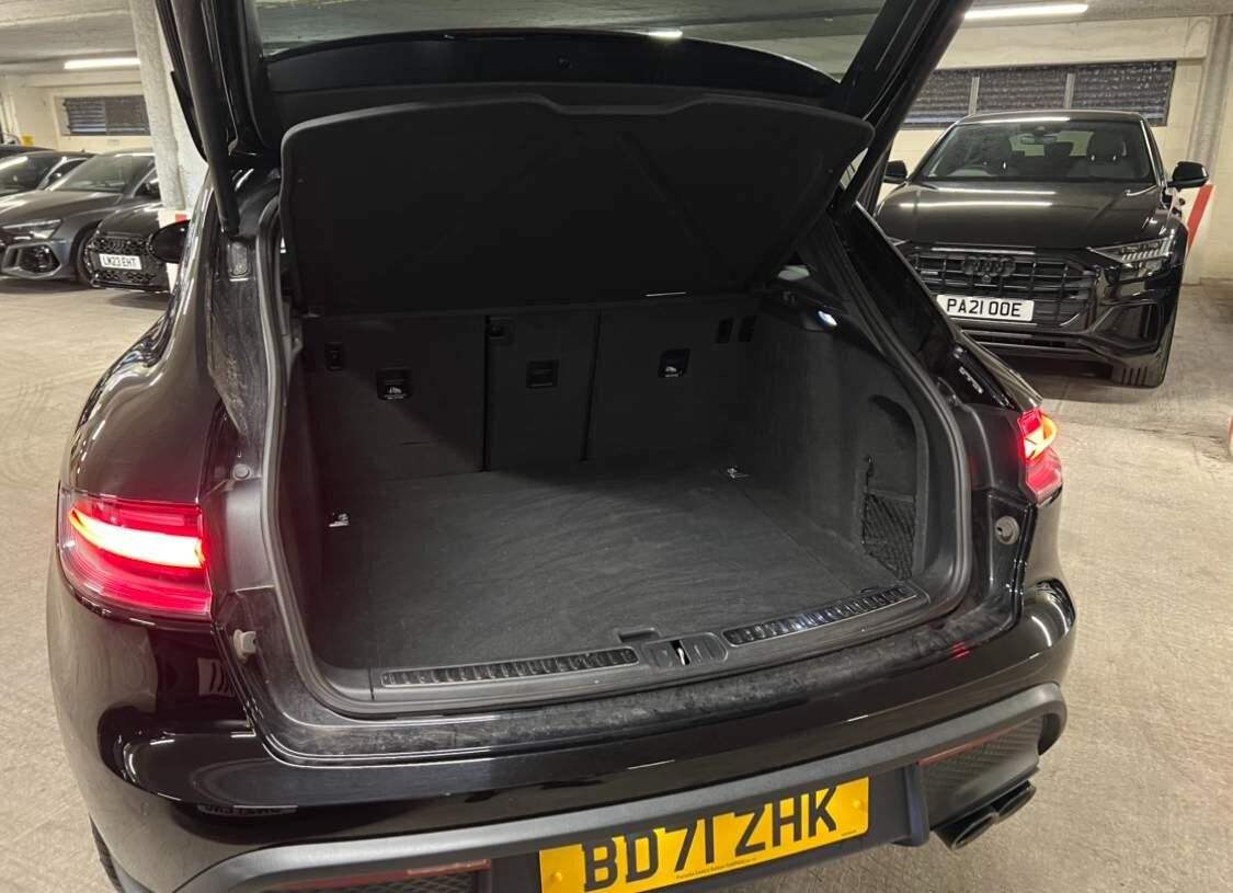Used PORSCHE MACAN 2021 Black in Cheadle Royal Business Park 
