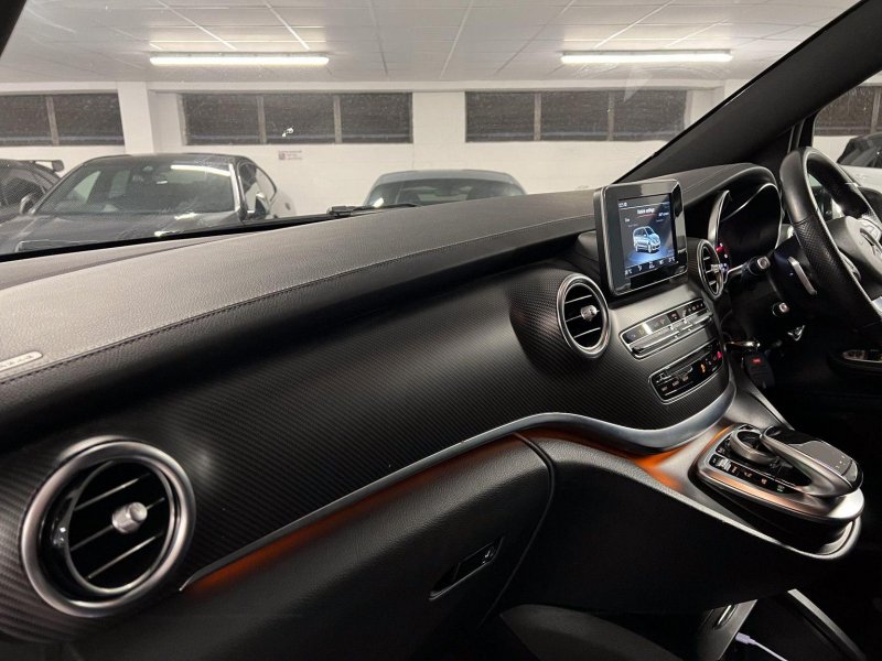 MERCEDES-BENZ V CLASS