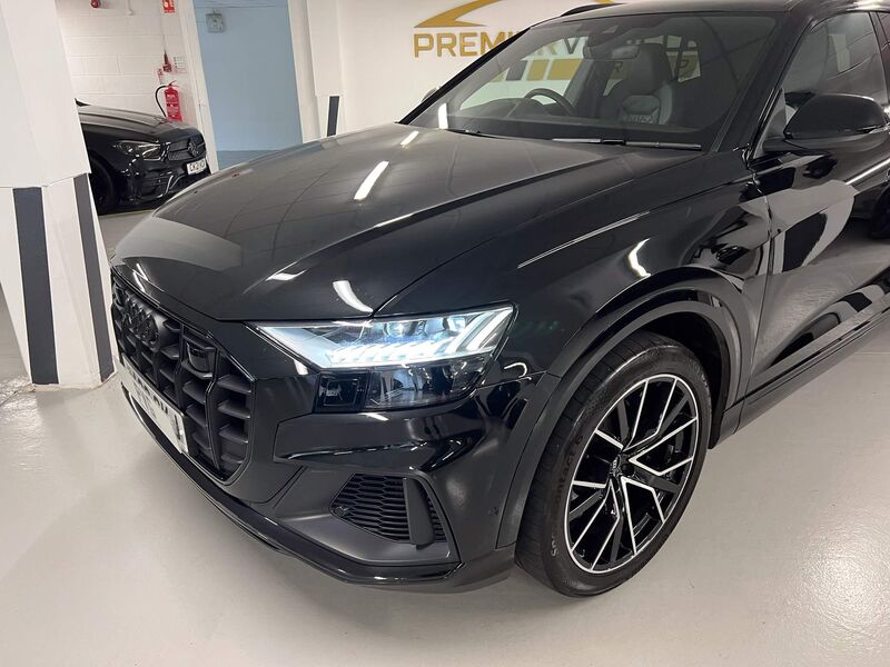 AUDI SQ8