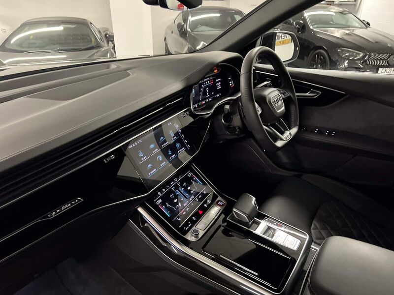 AUDI SQ8
