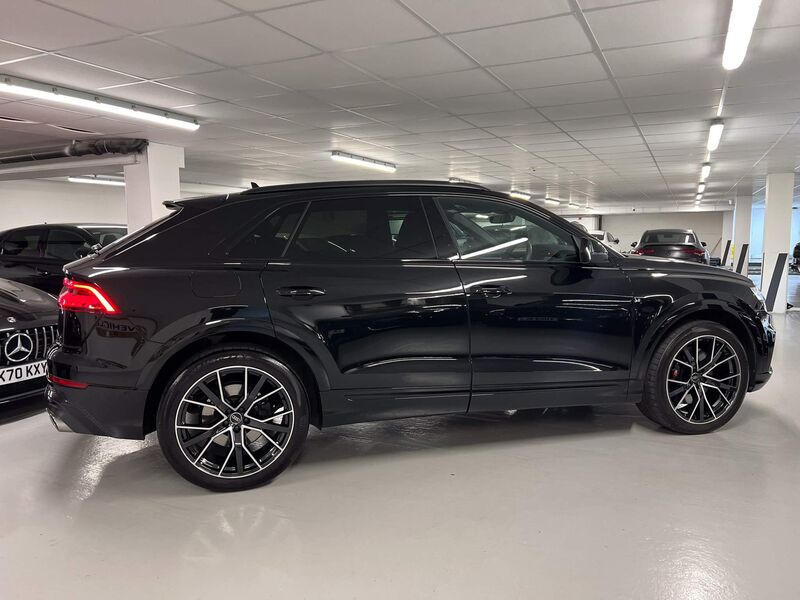 AUDI SQ8