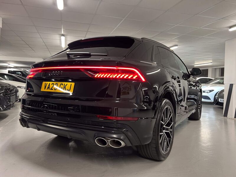 AUDI SQ8