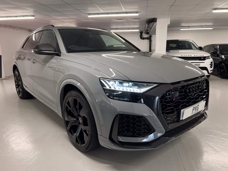 AUDI RSQ8