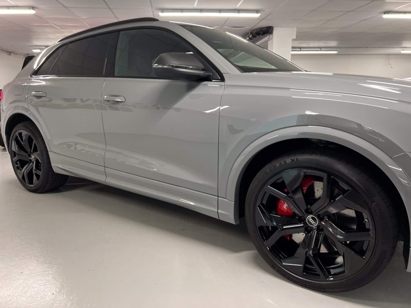 AUDI RSQ8