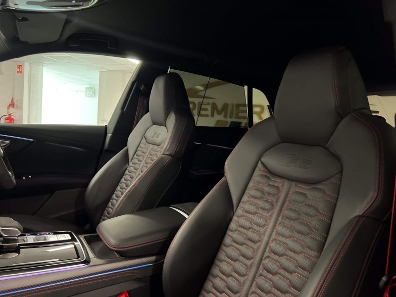 AUDI RSQ8