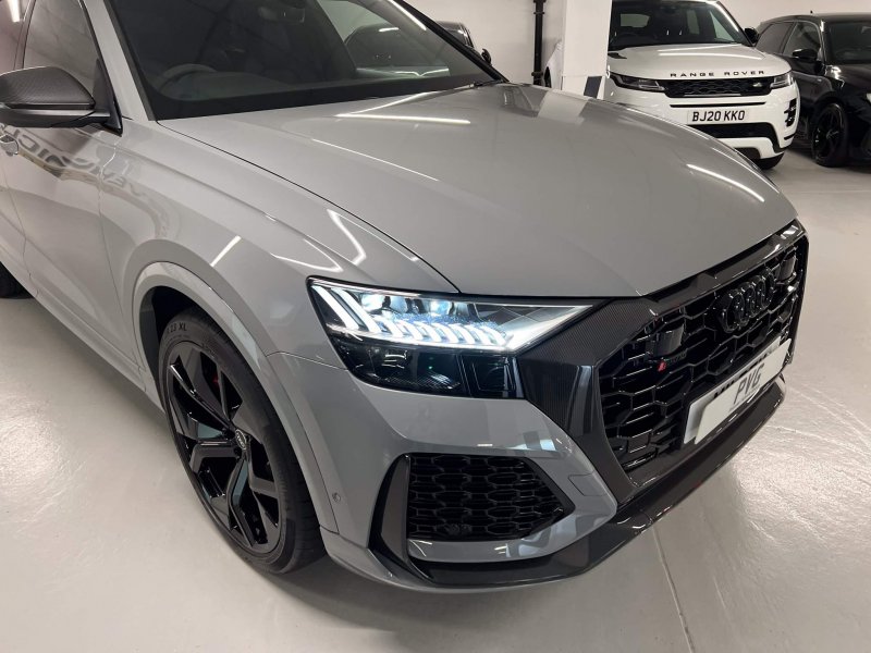 AUDI RSQ8