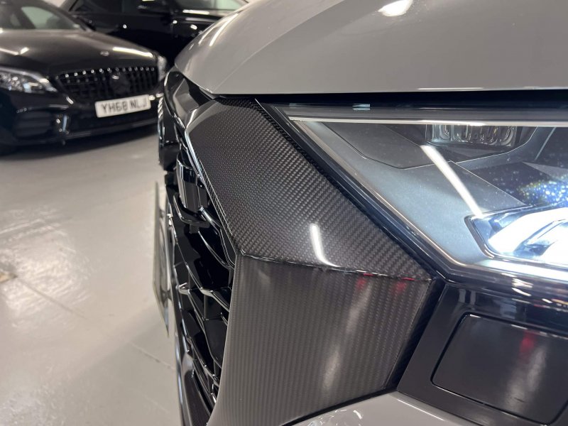 AUDI RSQ8