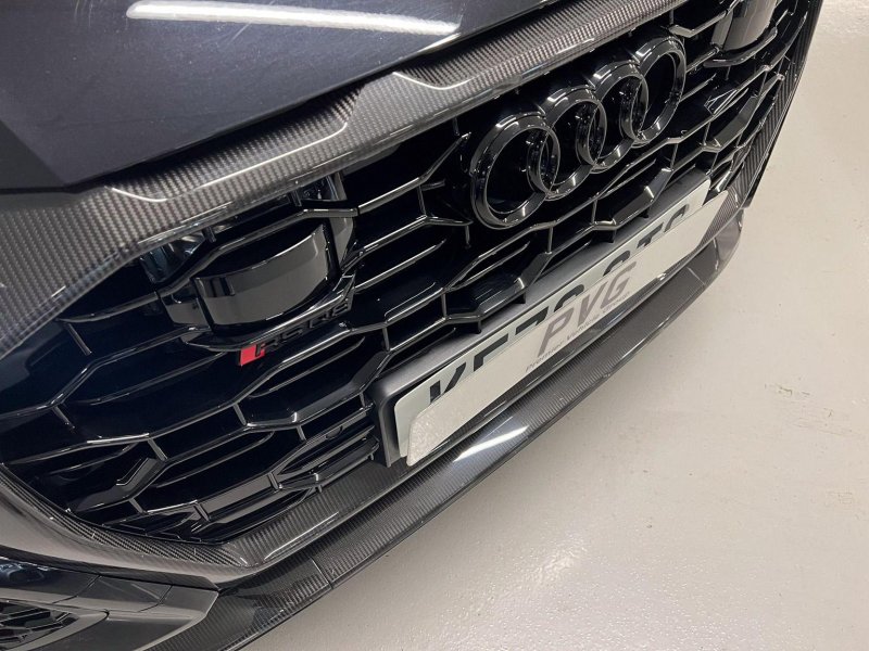 AUDI RSQ8