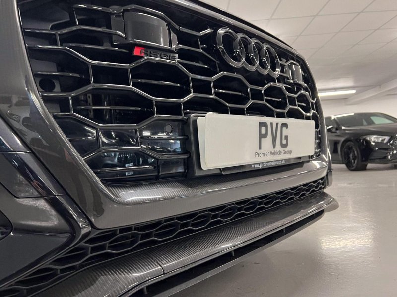 AUDI RSQ8