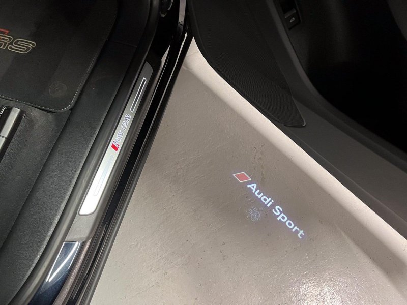 AUDI RSQ8