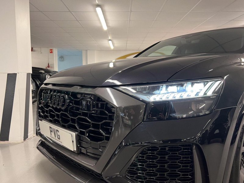 AUDI RSQ8