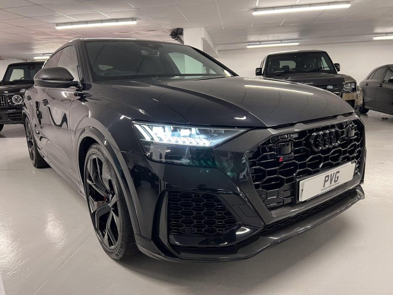 AUDI RSQ8