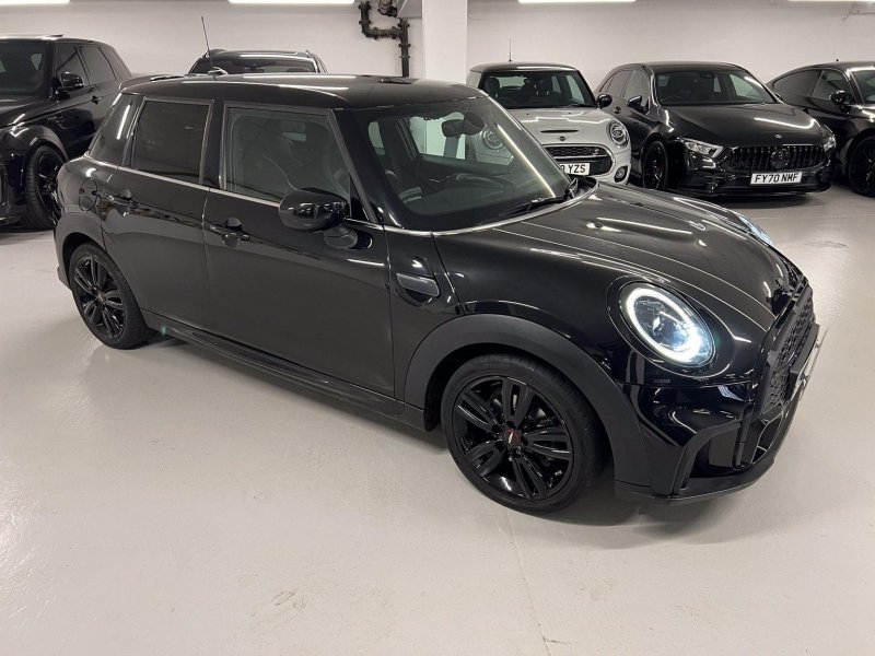 MINI HATCH