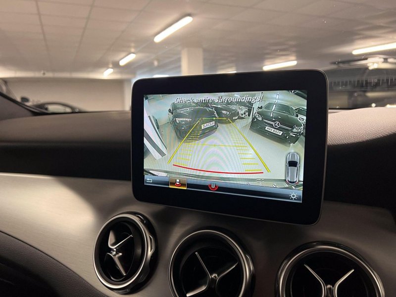 MERCEDES-BENZ GLA CLASS