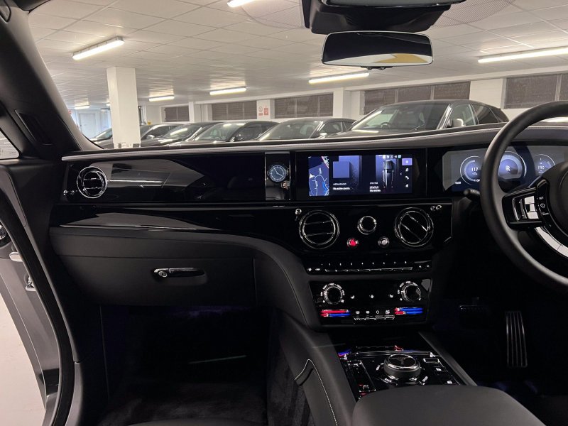ROLLS-ROYCE 