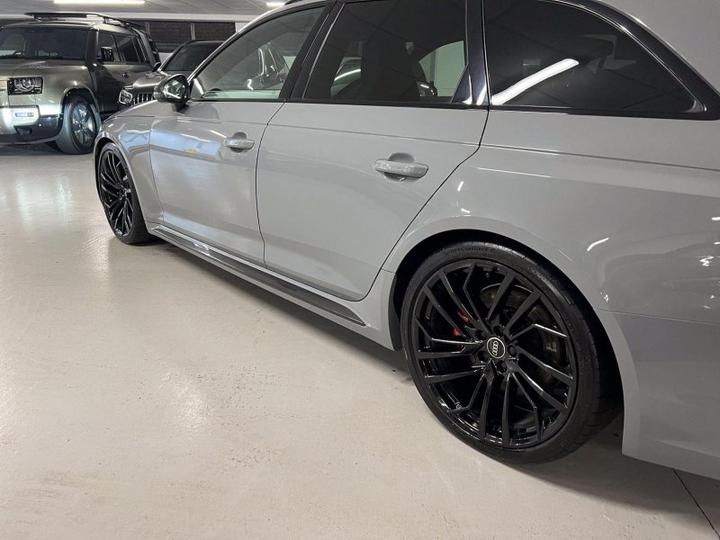 AUDI RS4