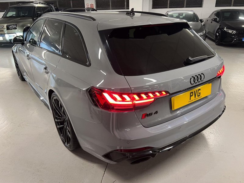 AUDI RS4