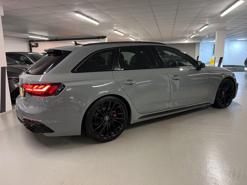 AUDI RS4