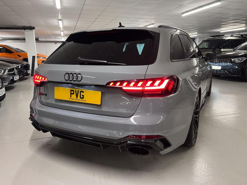 AUDI RS4
