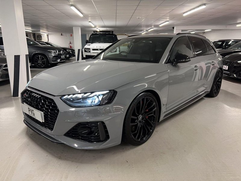 AUDI RS4