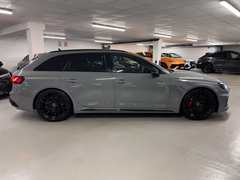AUDI RS4