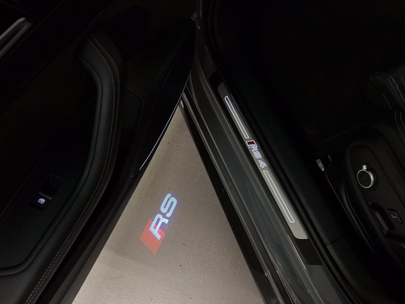 AUDI RS4