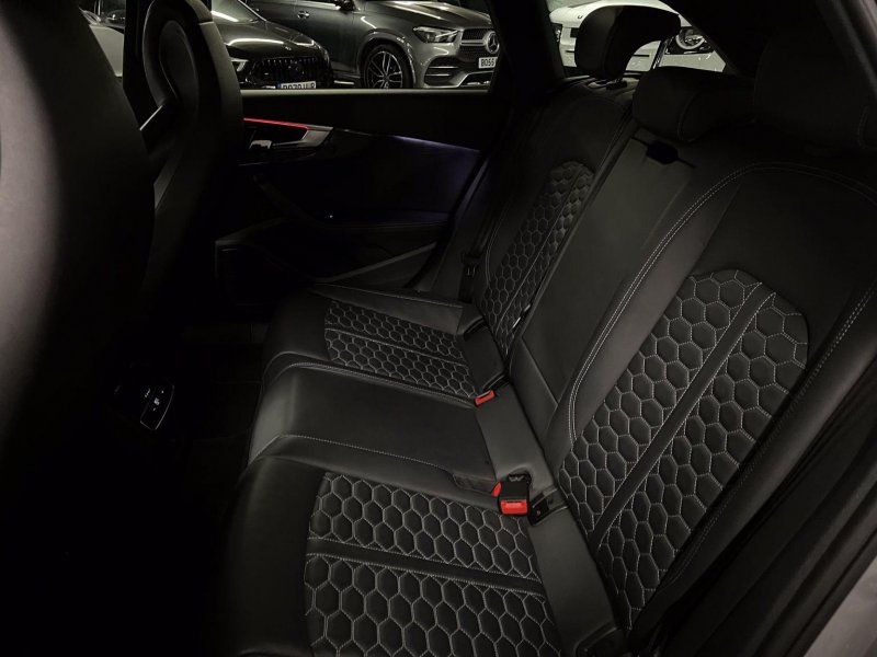 AUDI RS4