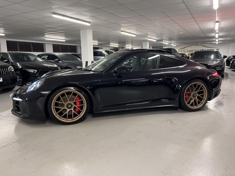 PORSCHE 911