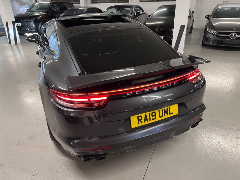 PORSCHE PANAMERA
