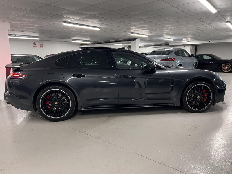 PORSCHE PANAMERA