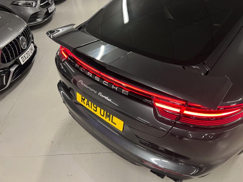 PORSCHE PANAMERA