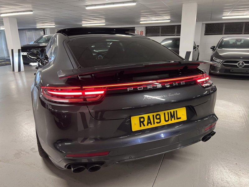 PORSCHE PANAMERA