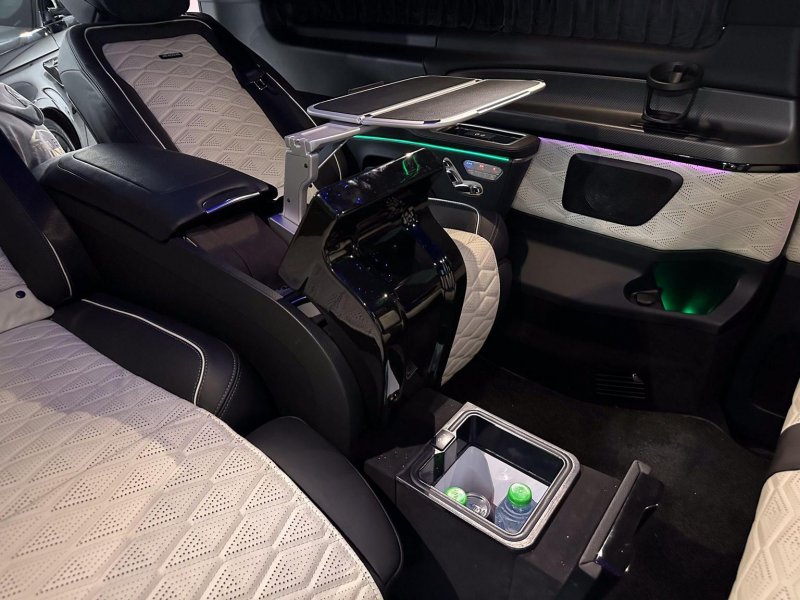 MERCEDES-BENZ V CLASS