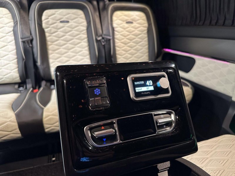 MERCEDES-BENZ V CLASS
