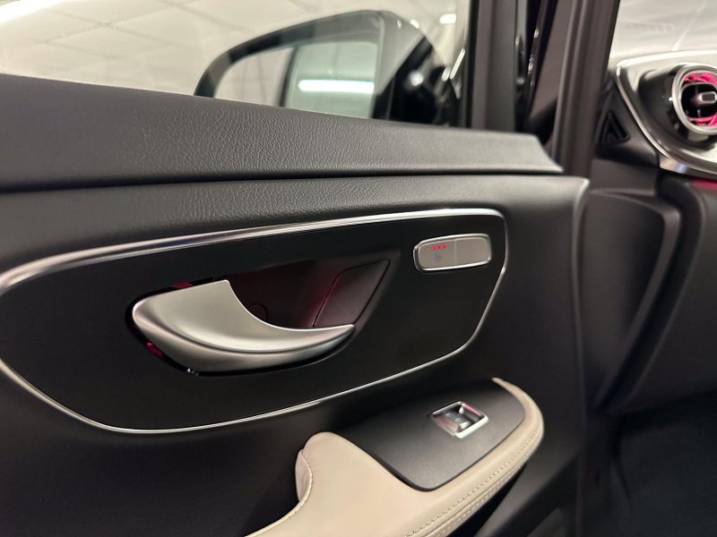 MERCEDES-BENZ V CLASS