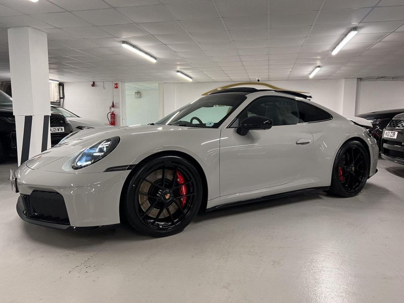 PORSCHE 911