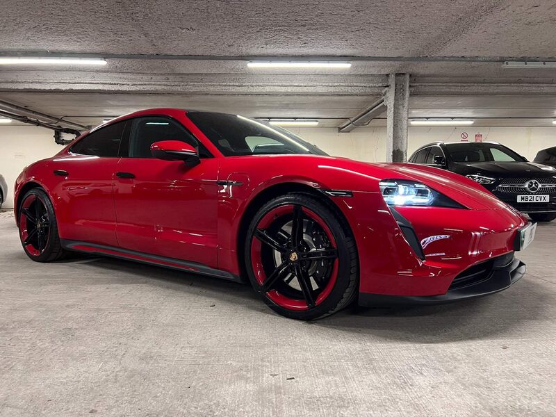 PORSCHE TAYCAN
