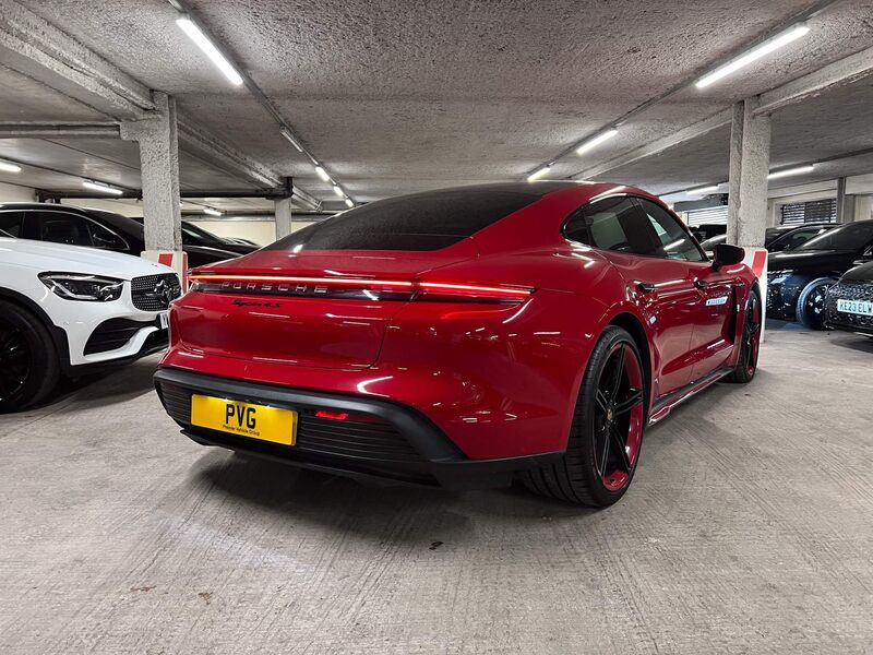 PORSCHE TAYCAN
