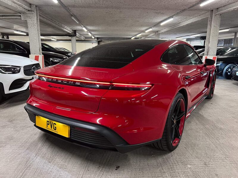 PORSCHE TAYCAN