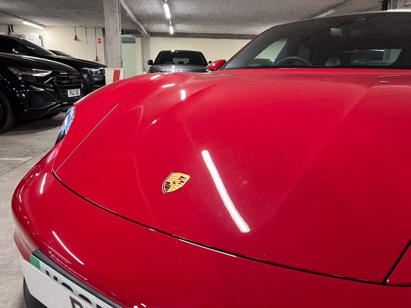 PORSCHE TAYCAN